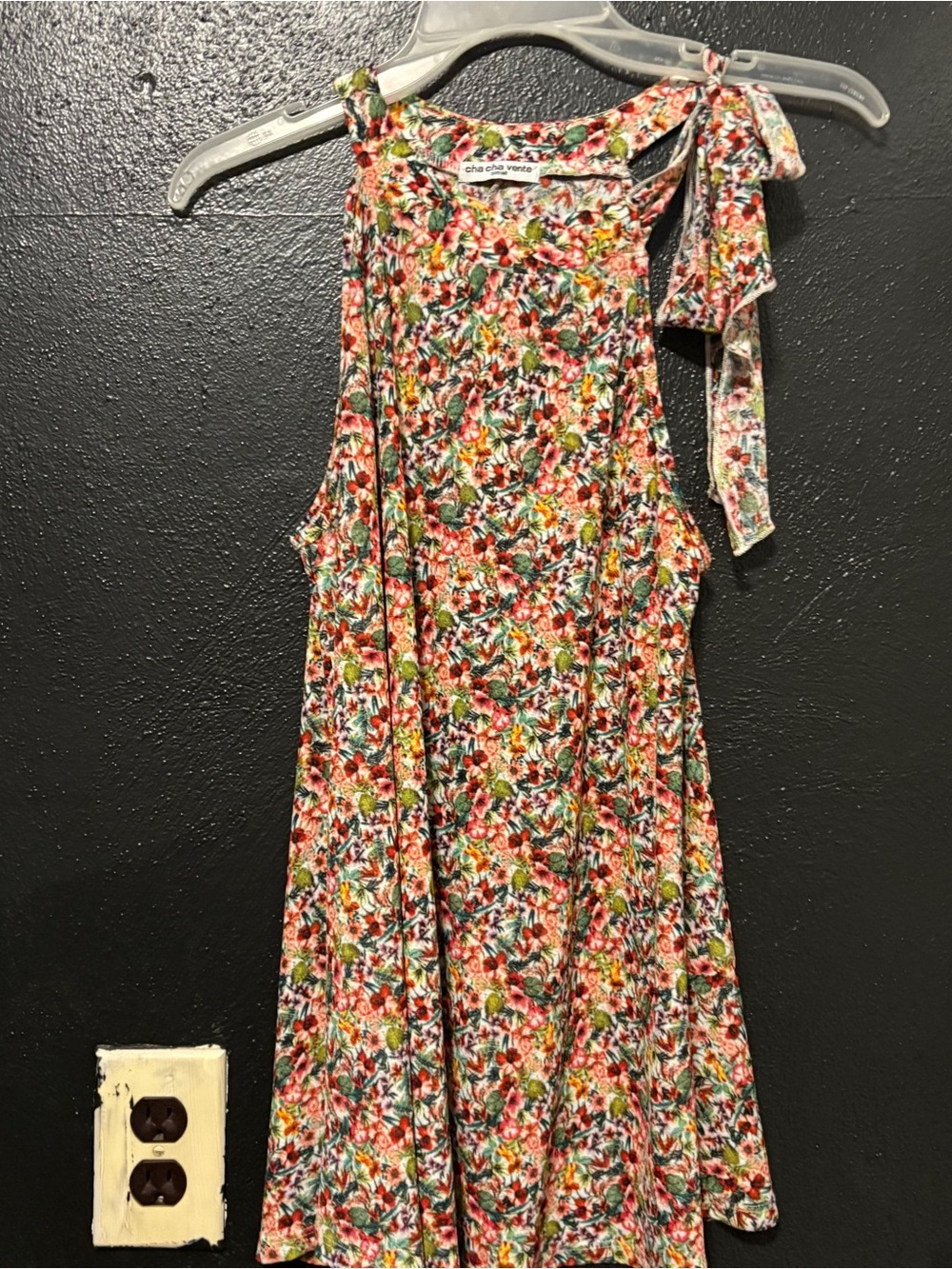Cha Cha Vente Women Size Small Floral Tie-Shoulder Sleeveless Top - Multicolor